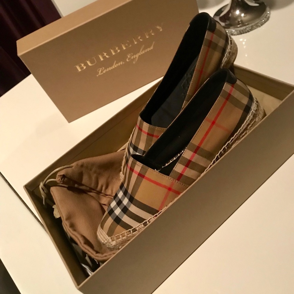 😍🔥Women’s Burberry espadrilles🔥😍